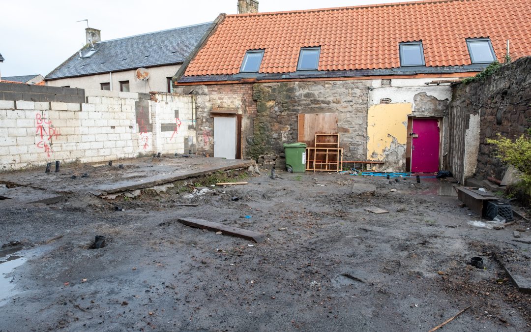 Old Restaurant Reconstruction Into Temporary Accommodation