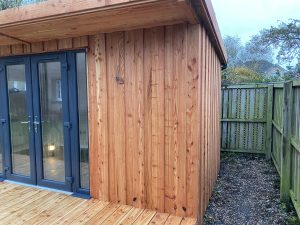 Larch Insulated Summer House construction