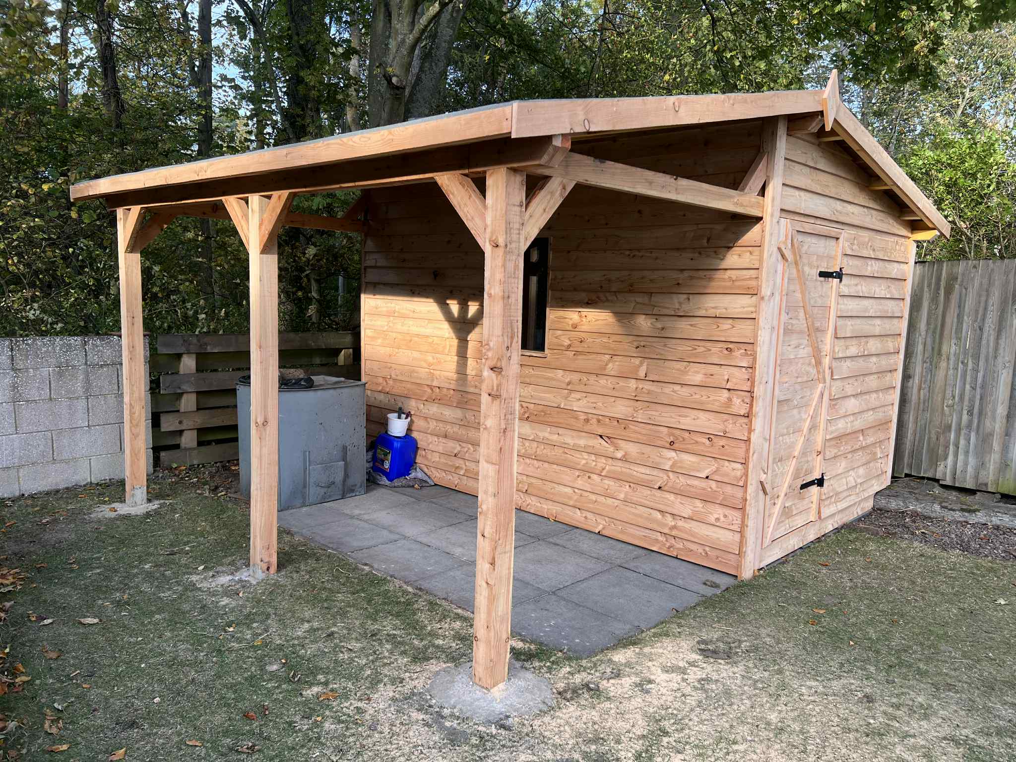 larch shed